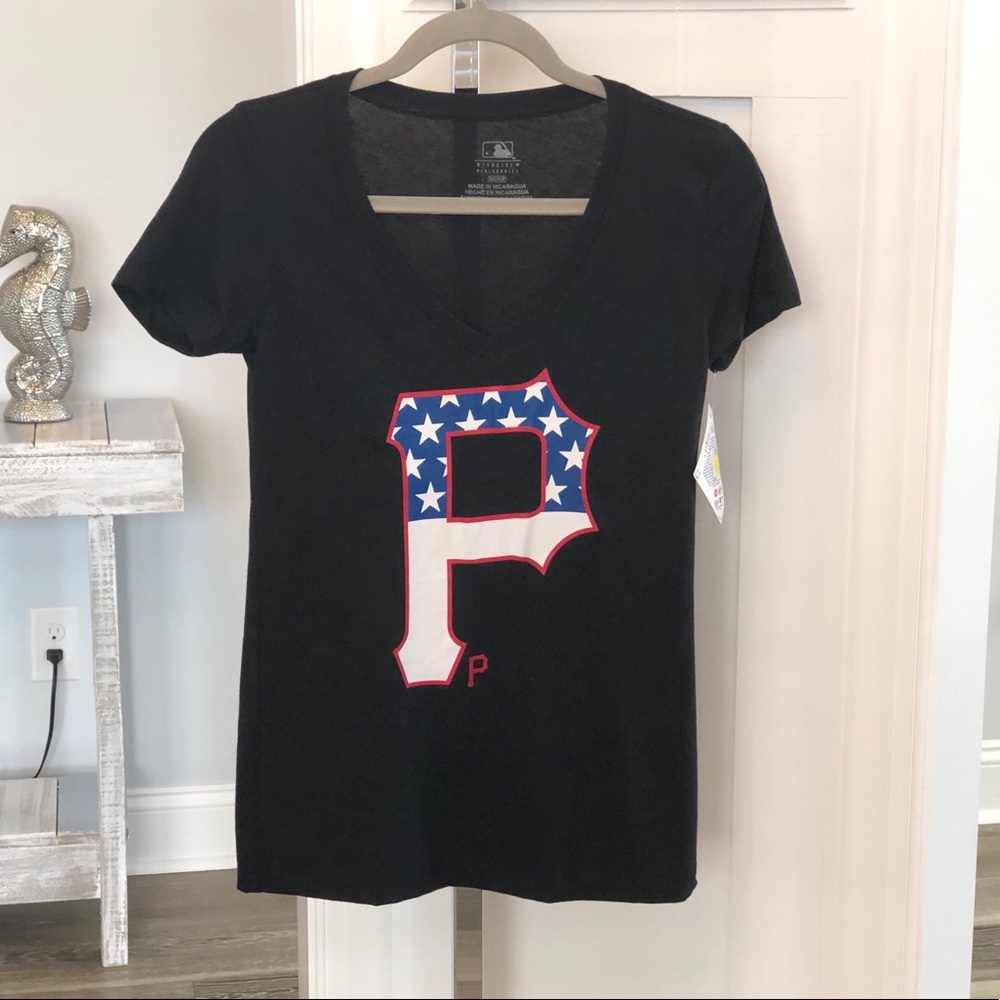 NWT Pittsburgh Pirates Sz S Flag “P” Tee T-Shirt